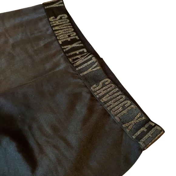 Savage X Fenty Logo Leggings In Black - Picture 9 of 16